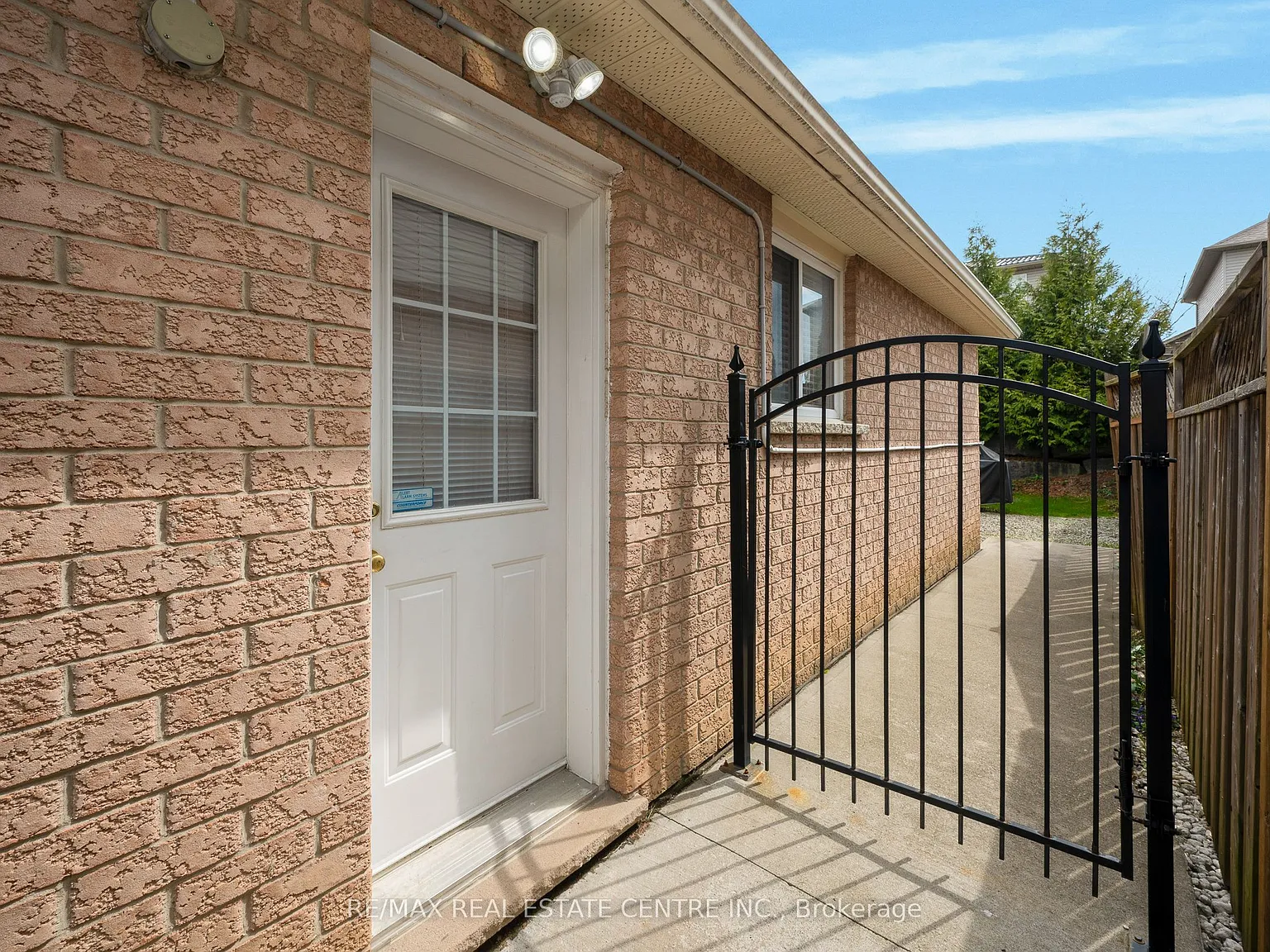 2 bed, $1,650 — Photo 2