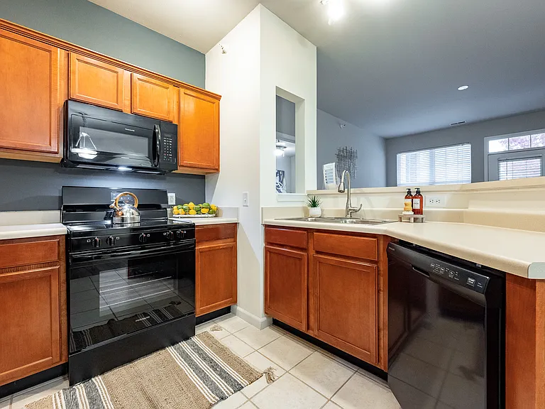 Central Park Apartments — Photo 25