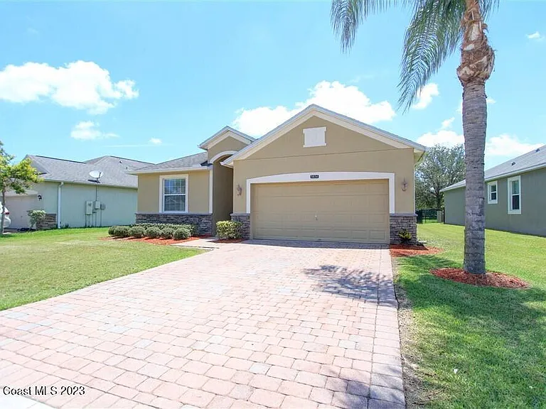 5834 Trieda Dr — Photo 32
