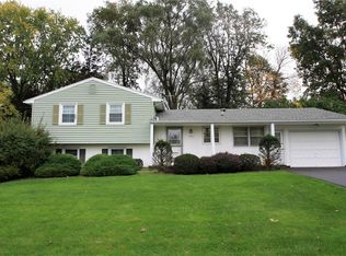 300 Hillview Dr, Rochester, NY 14622