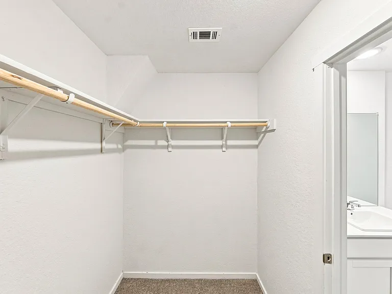 271 Zyra Ave — Photo 21