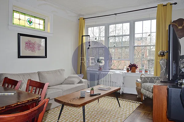 Rented by RES New York | media 9
