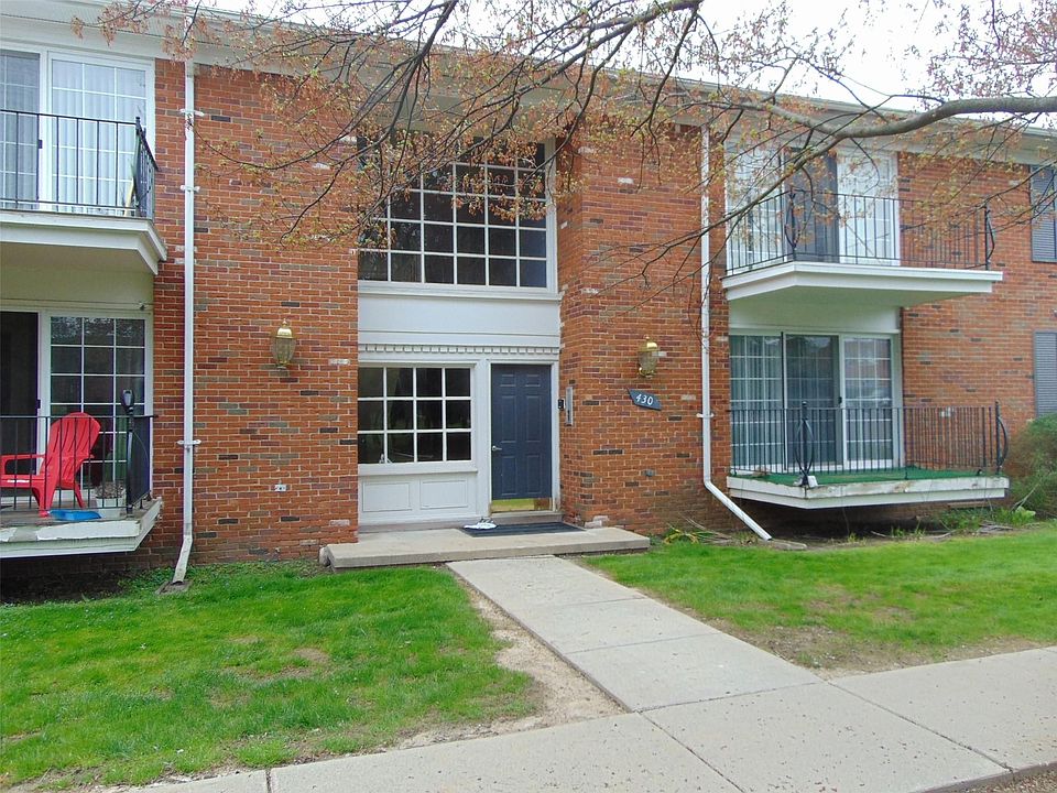 1st image of 430 Fox Hills Dr #A-2