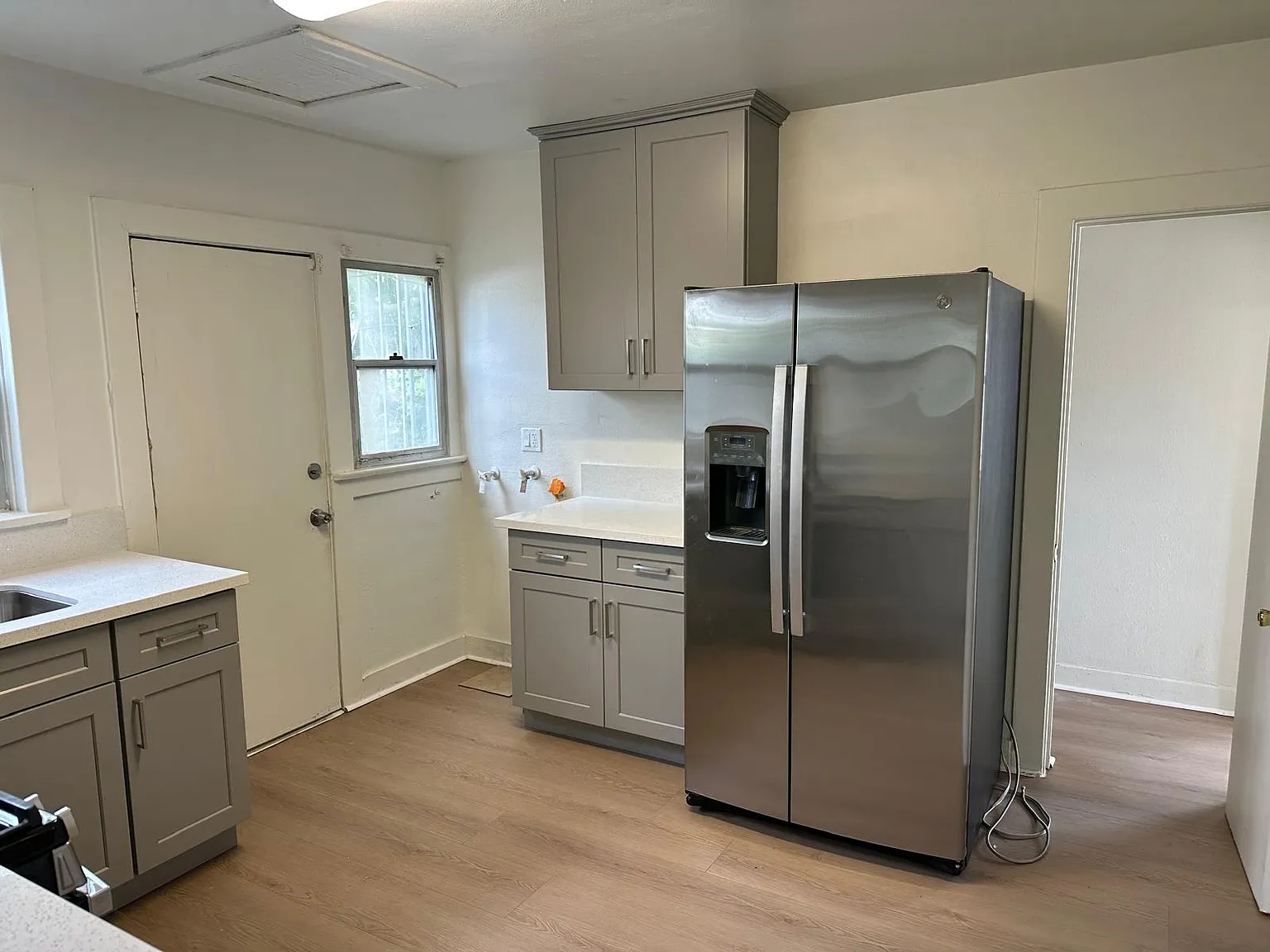 1 bed, 700 sqft, $2,000 — Photo 3