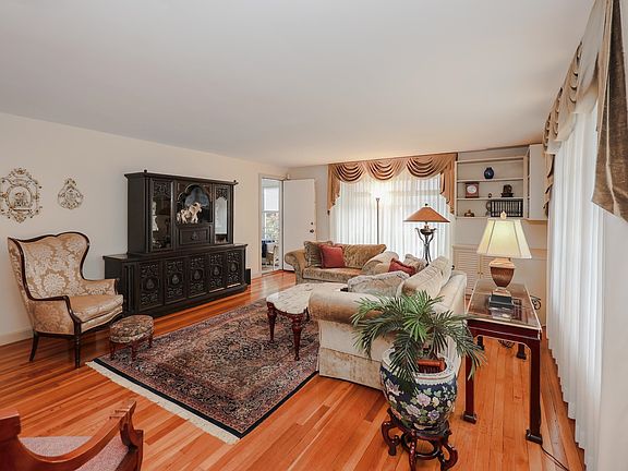 4th image of 41 Bruce Road
