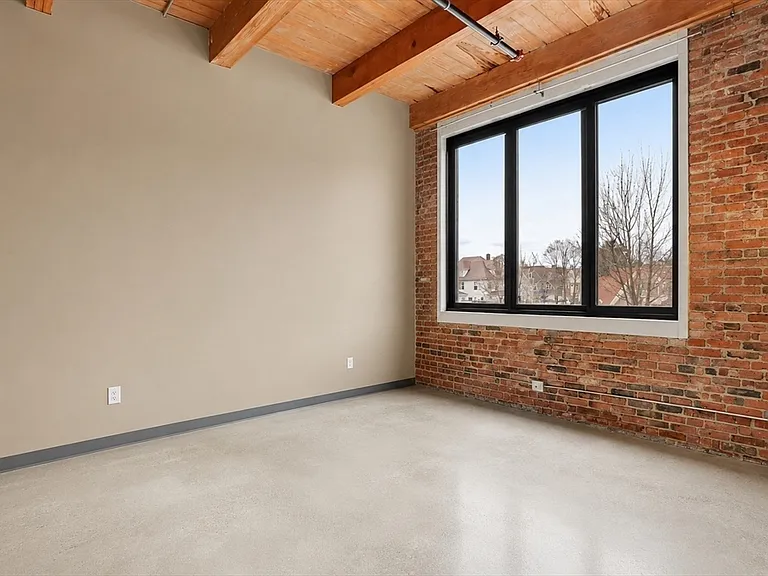 950 Dorchester Ave #205 — Photo 21