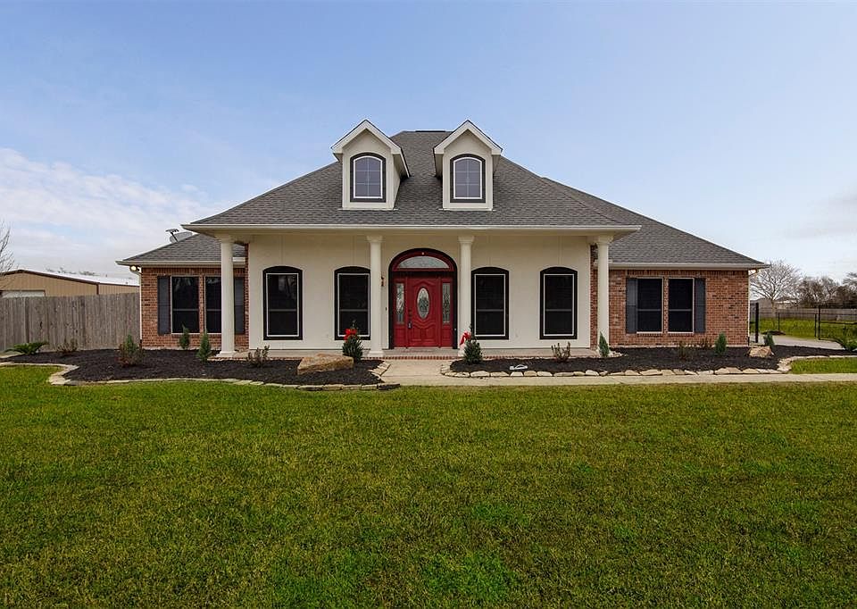 1st image of 4403 Majestic Dr