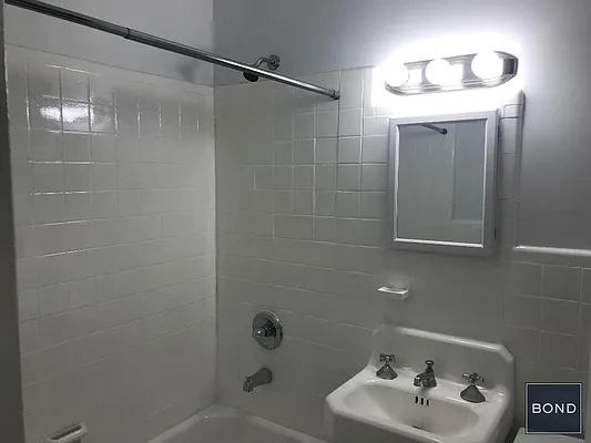 Rented by Bond New York | media 17