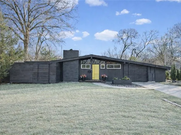 2115 W 71st Ter, Prairie Village, KS 66208