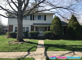 521 Lambeth Dr, Ann Arbor, MI 48103