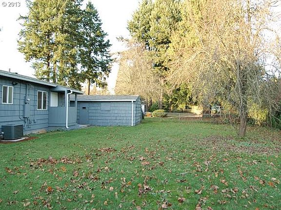 4th image of 10204 SE Helena St