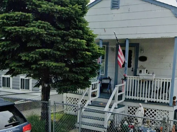 67 Jones Rd, Revere, MA 02151