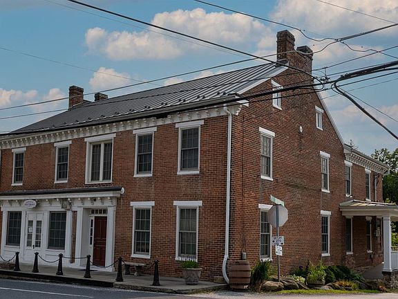 2nd image of 3498 Carlisle Rd