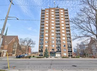 64 Benton St #406, Kitchener, ON N2G 4L9