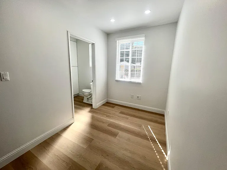 7721 Chimineas Ave — Photo 17