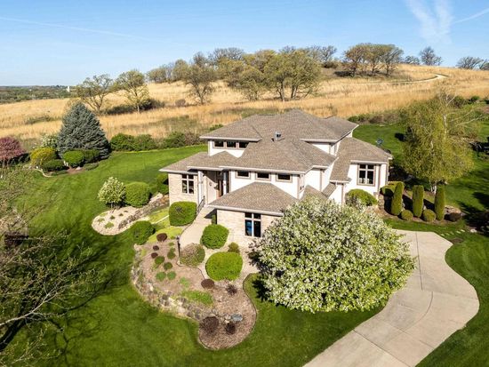 4242 Savannah Court, Middleton, WI 53562