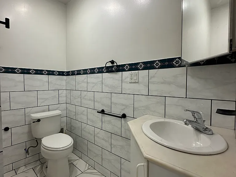 2249 E Cambria St — Photo 14