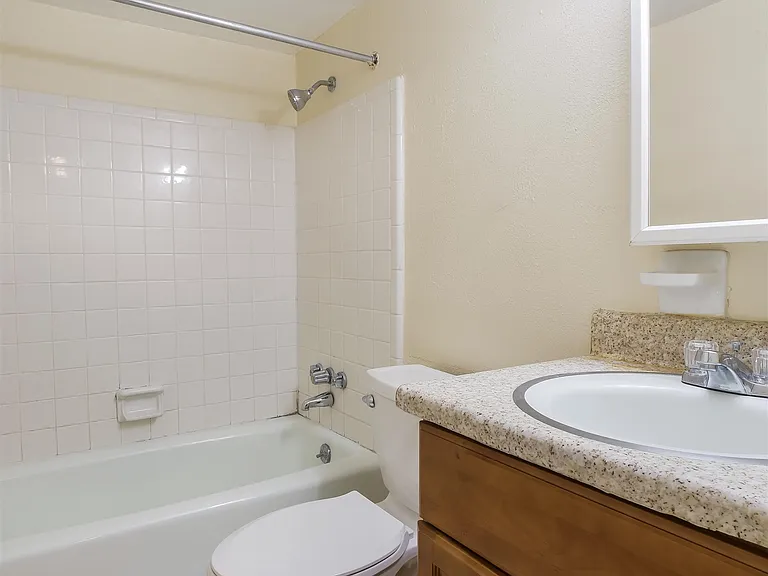 545 E 7th Ave #103 — Photo 15