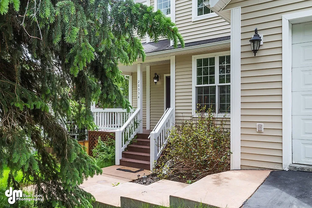 Beautiful home with 5 bedroom, 3.5 baths, 3 car garage. — Photo 3