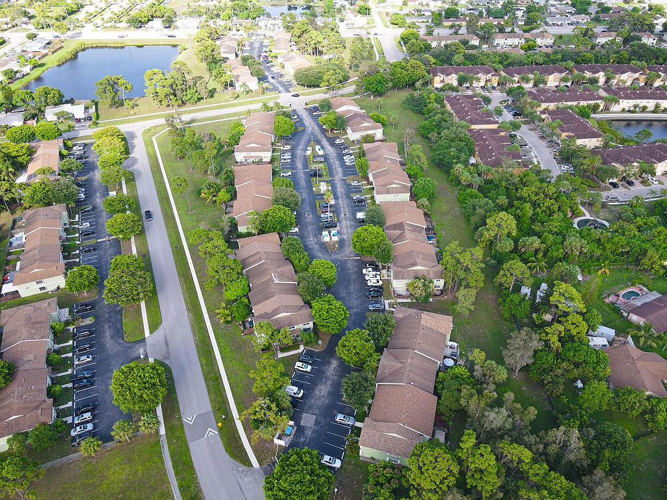 1st image of 5112 Society Place W #G