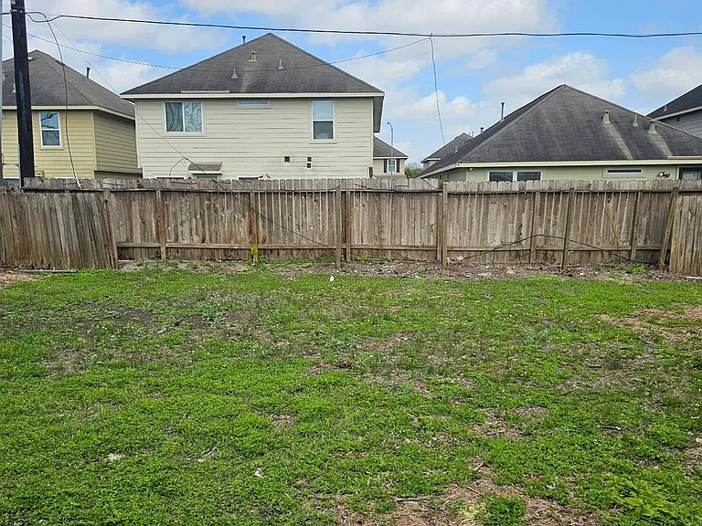 12734 Chiswick Rd — Photo 11