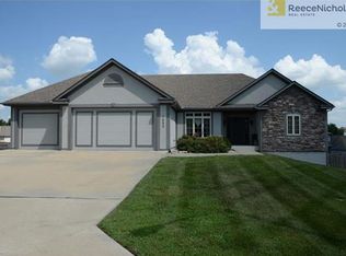 1400 SW 41st Cir, Lees Summit, MO 64082