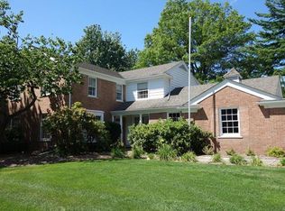 4454 Barchester Dr, Bloomfield Hills, MI 48302