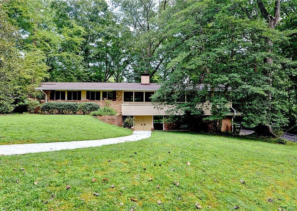 1st image of 106 Crown Ct