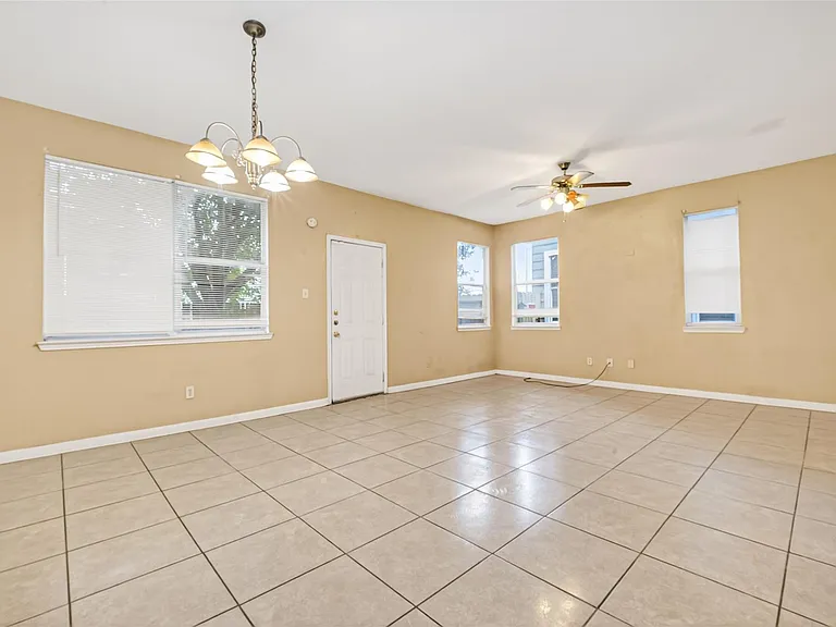 15515 Waldron Cir #B — Photo 9