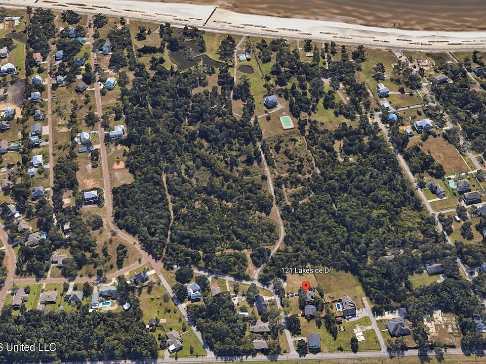 2nd image of 121 Lakeside Dr #20