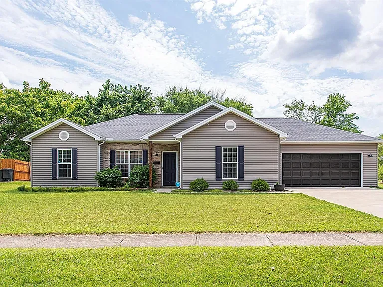 11614 Hinkley Dr — Photo 1