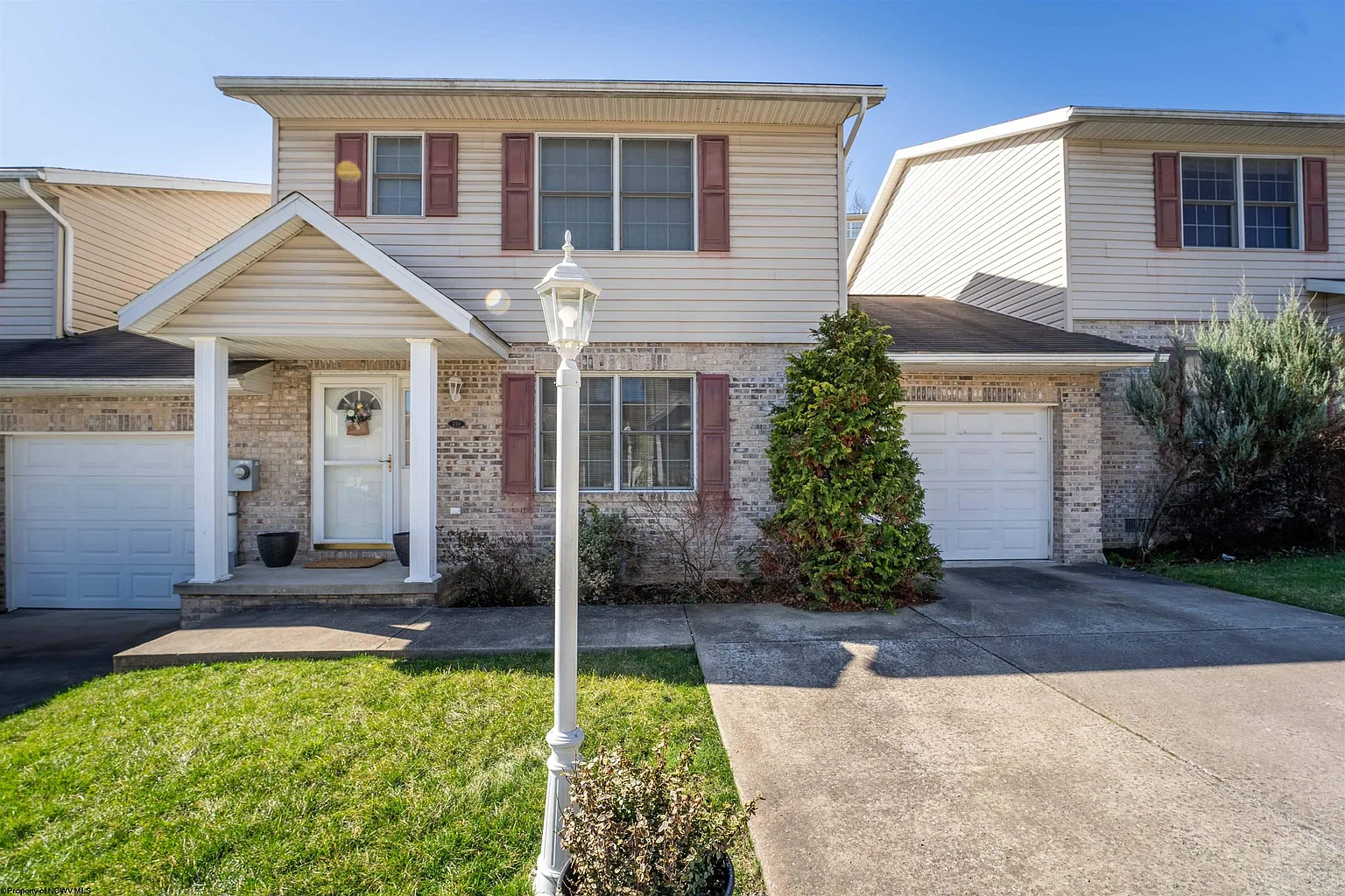 250 Donna Ave photo 1