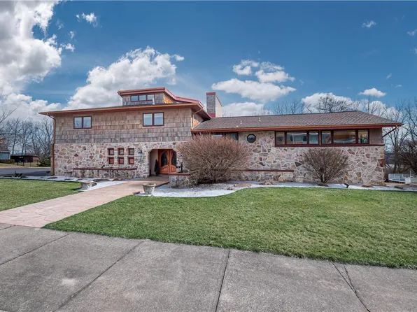 53 Victory Ln, Nazareth, PA 18064