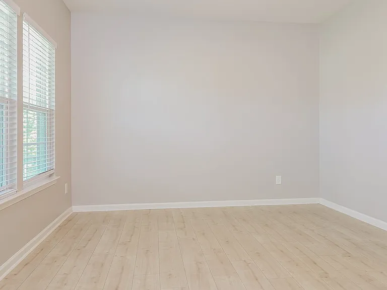 2212 Ambergate Dr — Photo 7