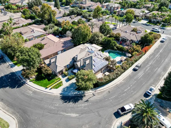 166 W Jordan Ave, Clovis, CA 93611