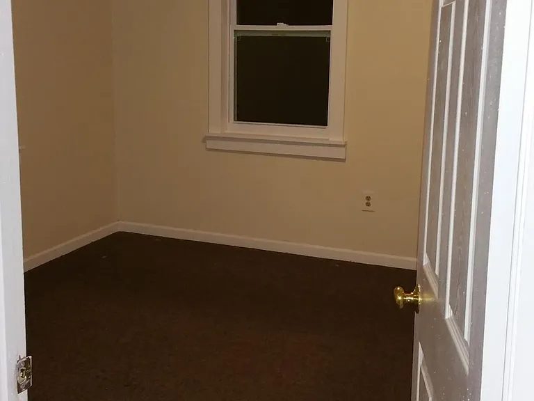 375 Elm St #3R — Photo 4