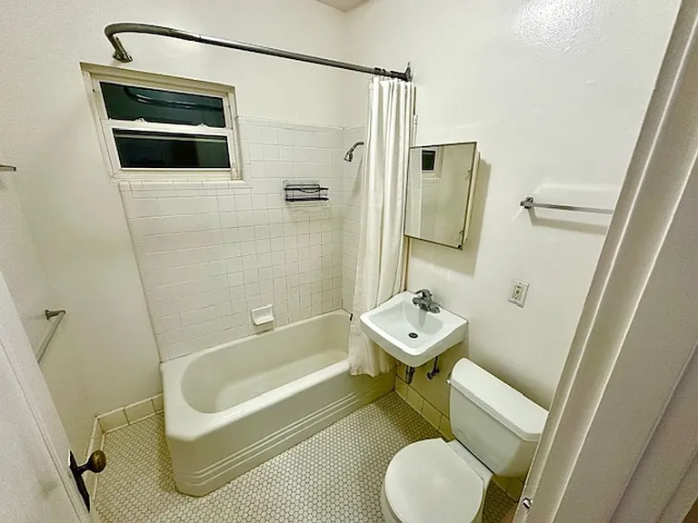 2409 College Ave — Photo 90