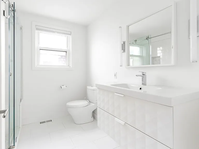 119 W 3rd St #B — Photo 15