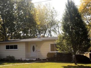 669 29th St NE, Cedar Rapids, IA 52402