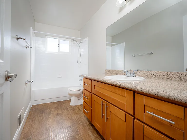 Palms C26 bath Palms C26 bath