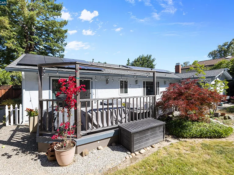 301 Domingo Ct — Photo 33