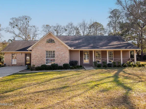13613 Goffville Rd, Ocean Springs, MS 39564