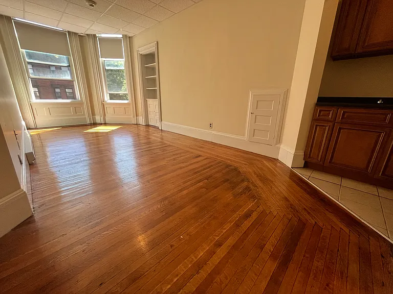The Blackstone on Beacon — Photo 39