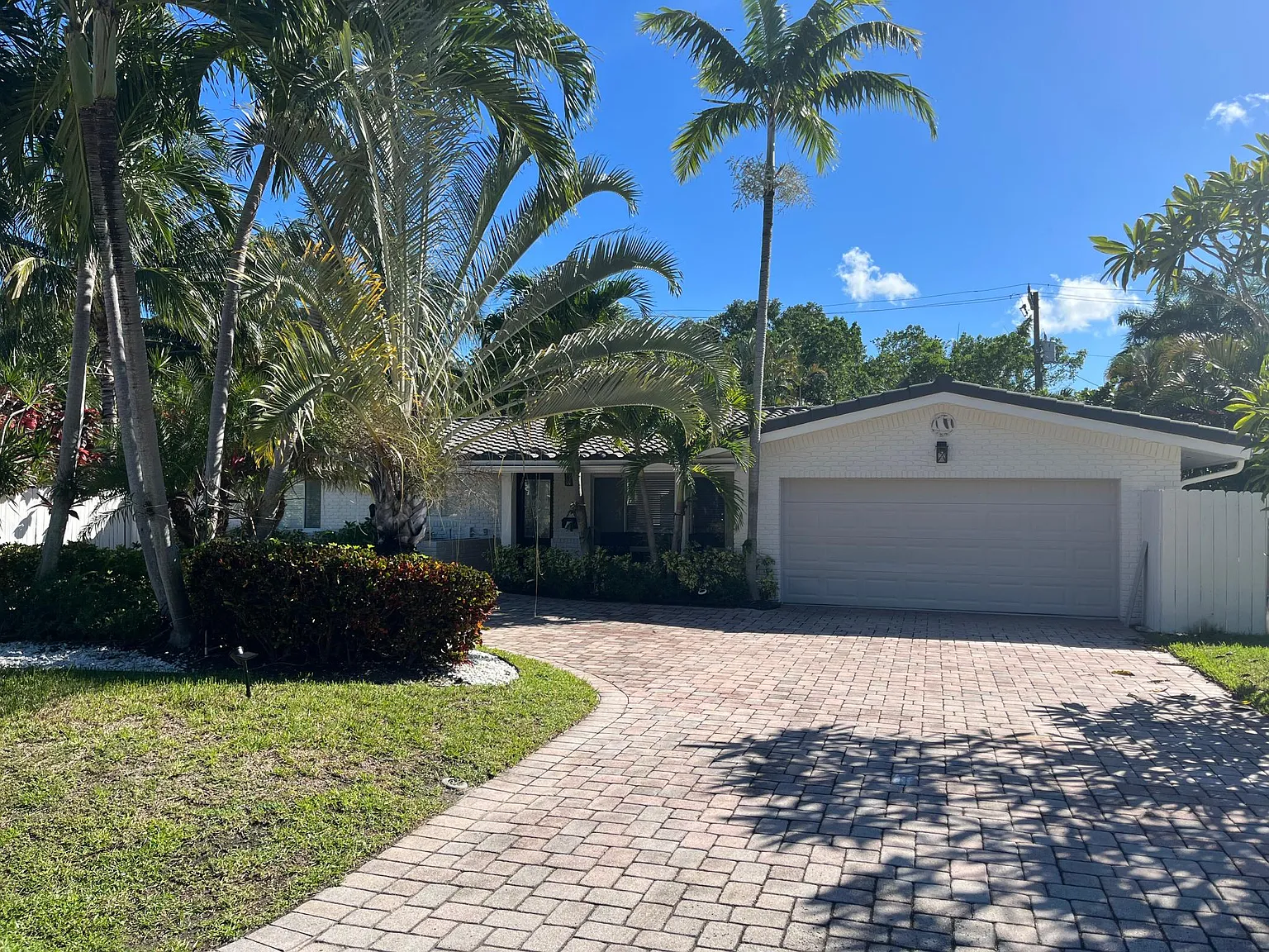 3 bed, 2.5 bath, 1917 sqft, $9,000 — Photo 3