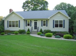 59 Park St, Trumbull, CT 06611