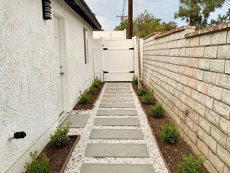 616 E Avenida De Las Flores #A — Photo 4