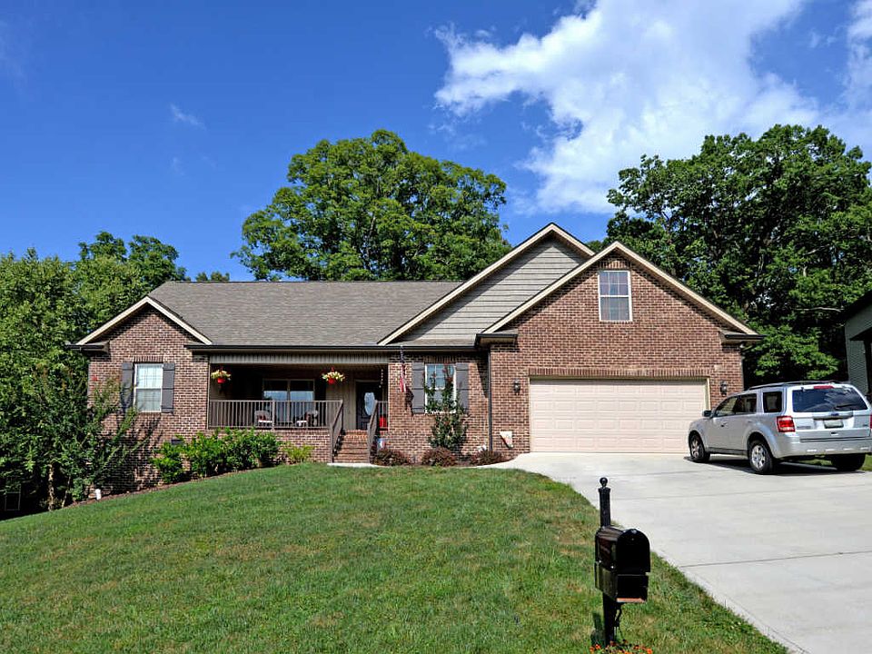 1st image of 806 Mackenzie Dr