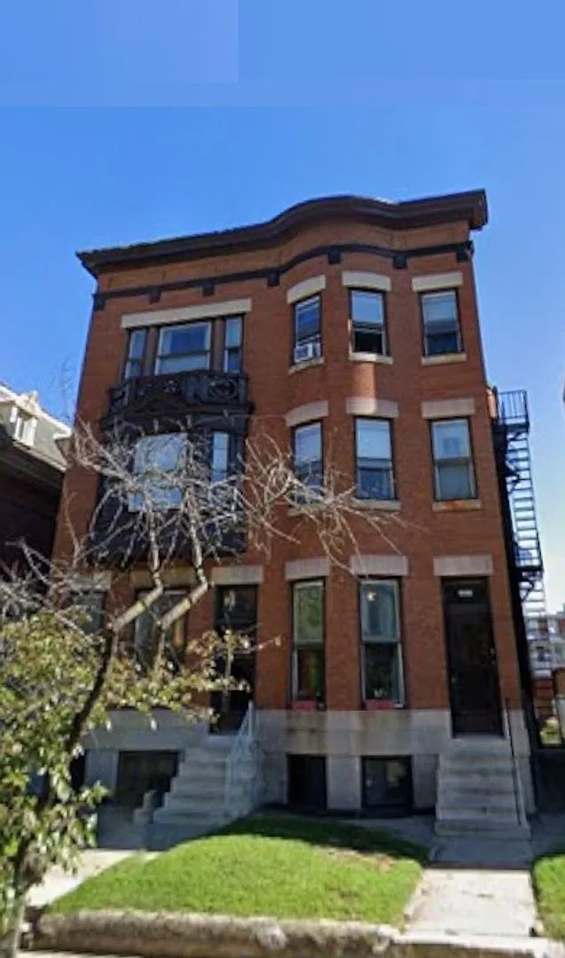 2915 N Calvert St — Photo 1