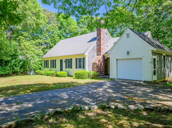20 Bray Farm Road S, Yarmouth Port, MA 02675
