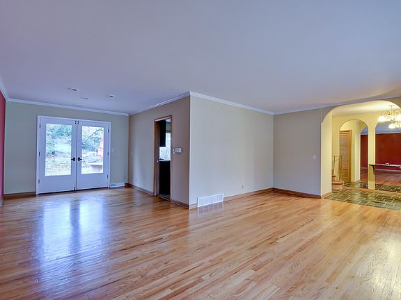 3rd image of 2230 W Bernard Ln